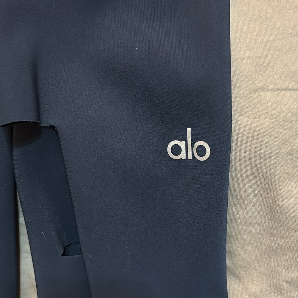 ALO Ripped Warrior Yoga Navy Blue High-Waist Leggings XS - Picture 7 of 7